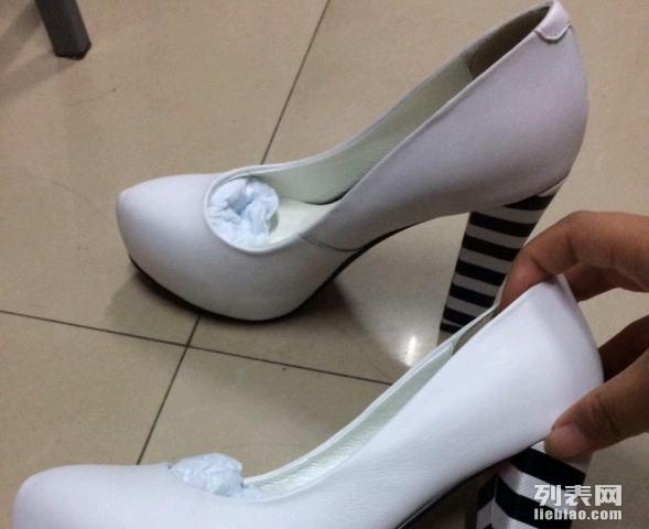 小脚美女，自信、学习与成长的励志之旅