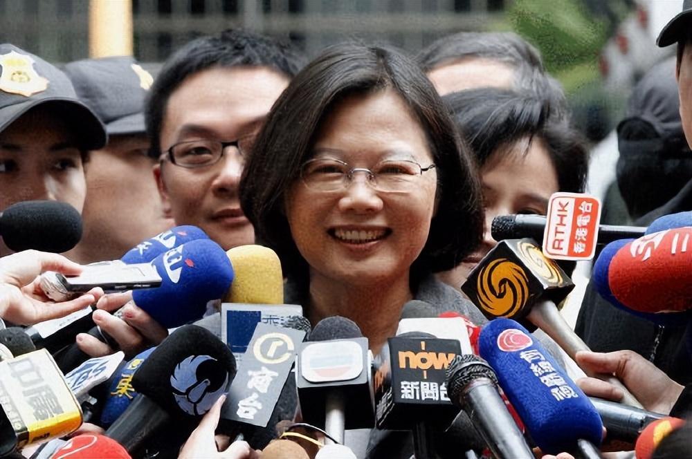 全新高科技产品引领未来生活新潮，新闻最新消息揭秘震撼登场！